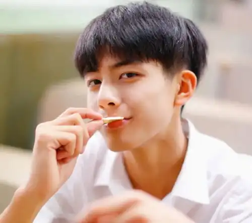 最口是心非的三个星座男,喜欢你,就一定要欺负你