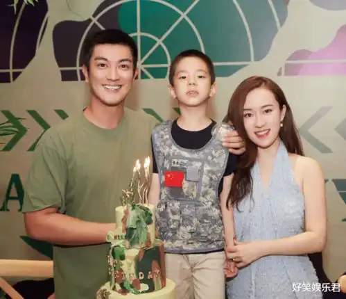 杜江夫妇现身电影周,失去精修的镜头下,霍思燕的脸型我没看错吧