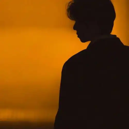 气质男头少年感和氛围感并存