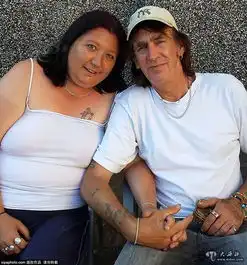 英男子与20名女性生40个孩子称还没生够