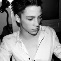 很拽的黑白男生qq头像