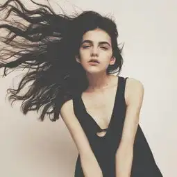 头像女生欧美长发