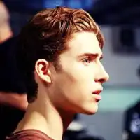 最新欧美男生头像霸气范图片后来我爱的人都与你有几分相像