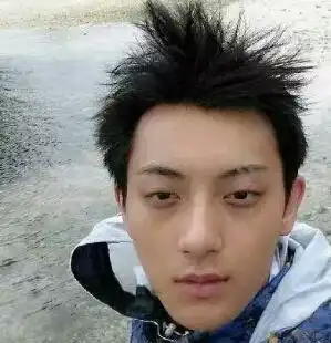 看到这些男明星们卸妆前后对比,他差距太大