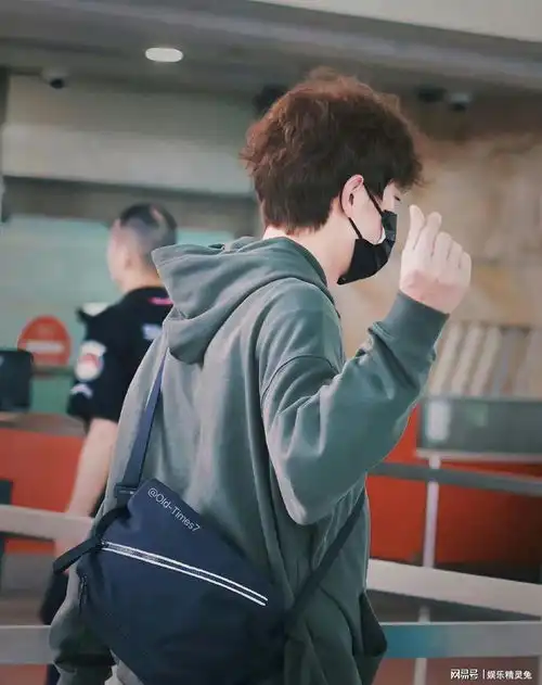 林更新备考博士引热议,官方晒复试名单证事实,网友赞人帅又上进