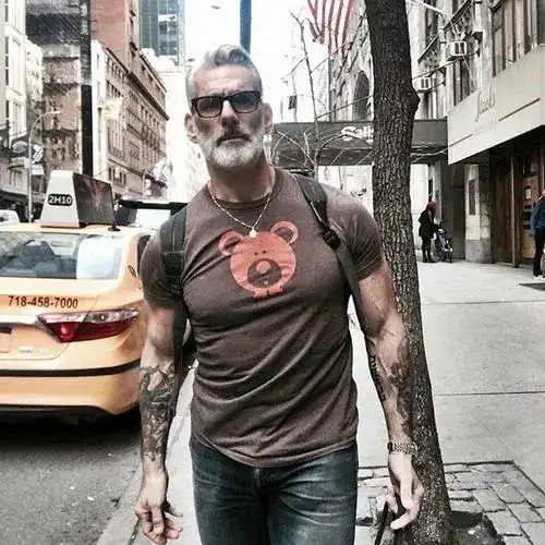 53岁大叔和60岁大爷