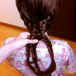 卷发怎么编好看唯美的多股辫详细编发教程
