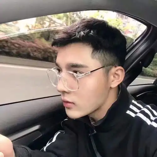 眼镜男必剪的14款男士短发,年龄不是问题发型产生距离