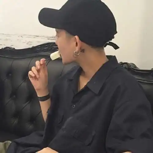 悲伤的心痛的网名繁体字世界崩塌可爱点