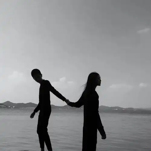 2015年,陕西43岁母亲冒险将子宫移植给22岁女儿,4年后宝宝降生