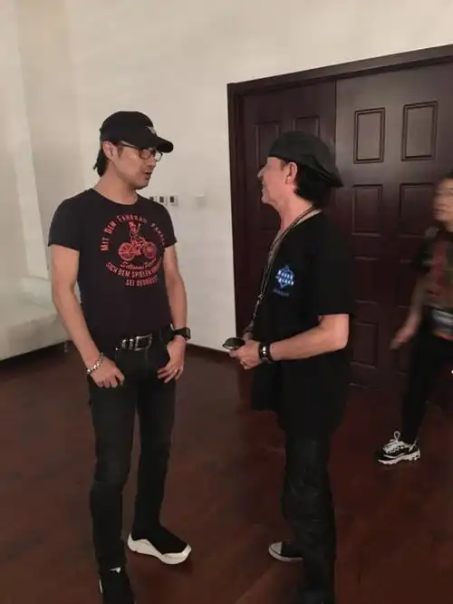 男人穿衣得讲究章子怡前未婚夫暴瘦太妖娆,变得不如汪峰man