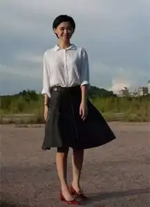 如果没有你,谁陪我穿过残垣断壁,踏过丛林沙漠,这个世界除了你,谁都不行