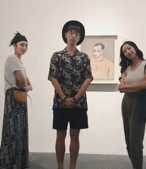 韩商言黑衣服超帅但日常穿搭百变,现男友衣品好到没话说