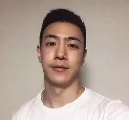 没看过这个视频,你永远不知道戴眼镜的男生留起发型来有多帅