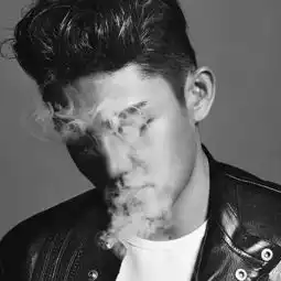 你有没有喜欢过班里留圆寸亦正亦邪的男生比如刘亚仁