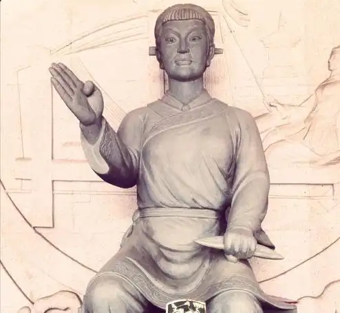 男子带雕塑鉴宝,专家建议捐给博物馆,男子回应你可知我是何人