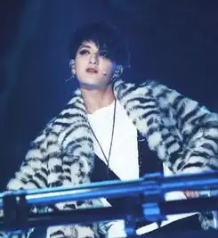 谢霆锋批判当代小鲜肉缺少男性荷尔蒙,这些男明星谁的妆最妖艳