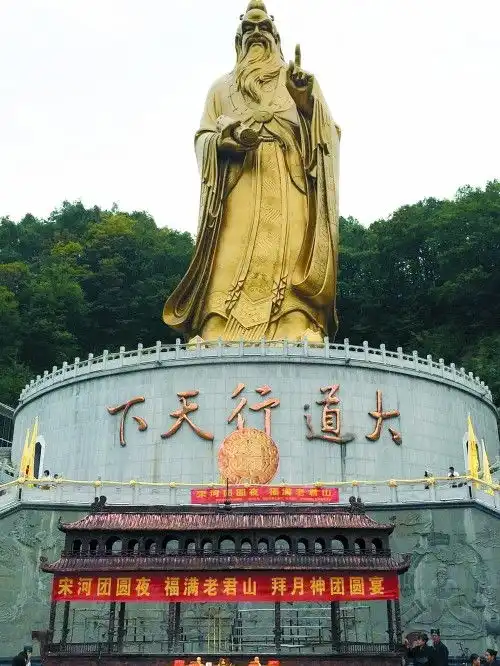 李姓人出上联李耳,李渊,李小龙,其他姓氏不甘示弱,霸气回复