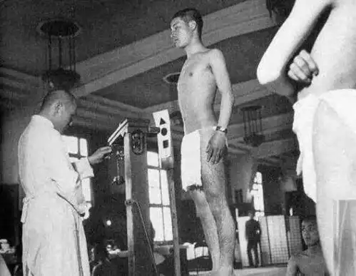 日本战败后,被苏联俘虏的男战俘最幸福,日本国内新兴了一种行业