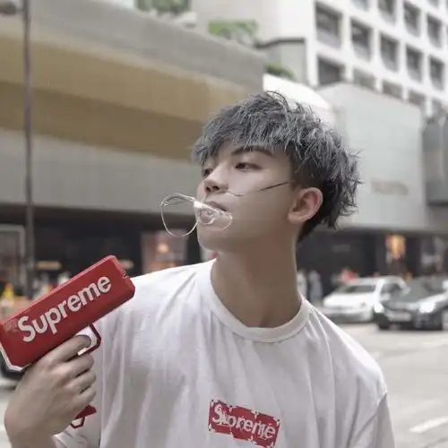 灰兔先森ea7男人就要想萨克斯一样虽然没钢琴大气也没小提琴的优雅但是只要一出声就是saoehrling收藏会员列表