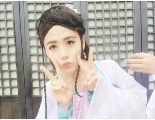 四通管家娱乐圈男扮女装的男星马天宇妩媚,霍建华逼真,吴京实在太辣眼