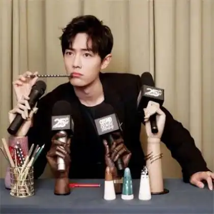 高冷男头像,风情万种走路带风的男生