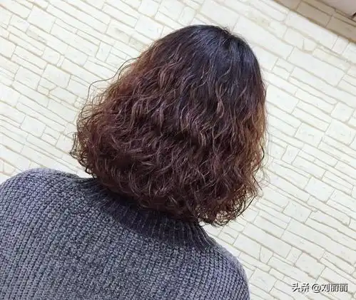 小卷卷发型适合这三种人,烫完特别美,有你吗