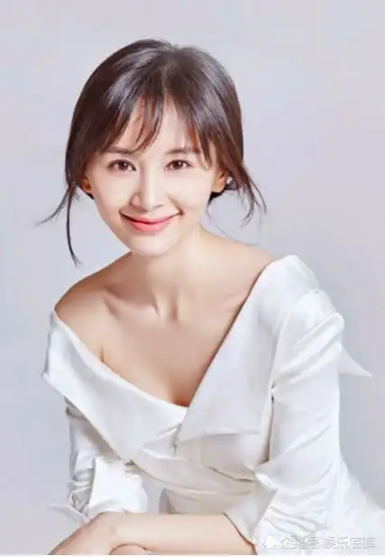 只穿内裤拍照王子文大尺度照片,引网友吐槽请穿上裤子