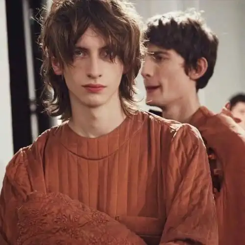 男生头像为你寄存在风中的一万次心动