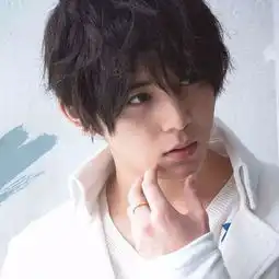 日本女生自曝男友像山田凉介,看到真容后山崎贤人捂嘴憋笑,网友表示爱情滤镜太厉害了