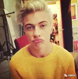 幸运蓝luckyblue才19岁就要当爹了你是不是连个男女朋友都还没有呢