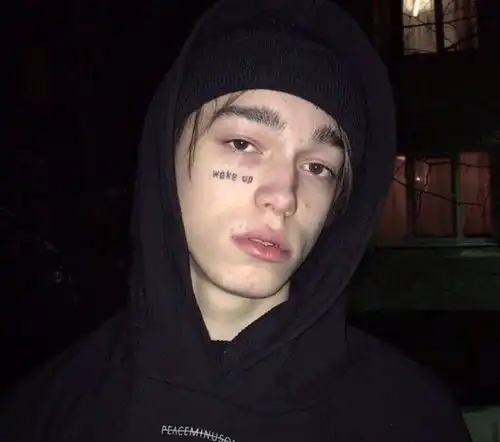 谁能拒绝的了戒哥呢