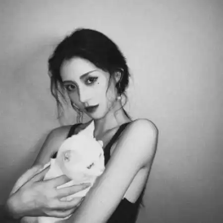 女生伤感黑白头像,特别的社会气的女生