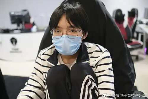 勾水的嗑法可以是冷淡丧气文艺青年大大咧咧小男孩吗