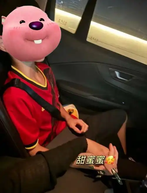 30岁女子曝光与12岁男孩不可思议的关系,真相惊人别被谣言误导