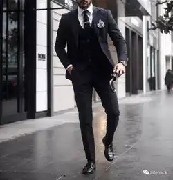 小鲜肉示范穿正装的男人是世界上最毒的药