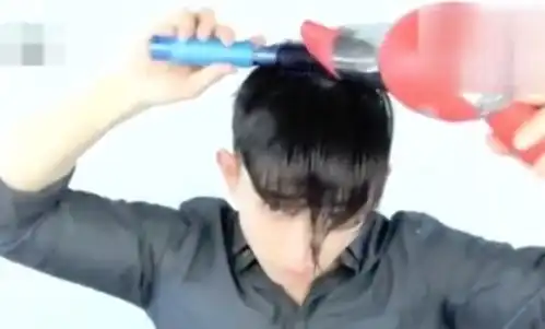 男生37分发型背头怎么梳