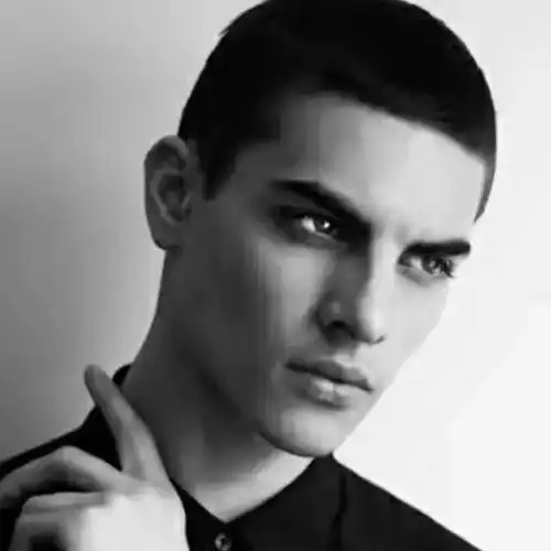 重磅消息今年最潮的发型已上线明星们这波操作有点骚