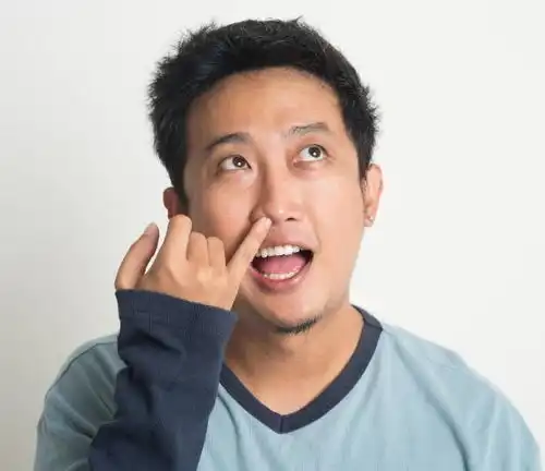 为什么人到中年,鼻毛总是往外窜鼻毛旺盛意味着什么