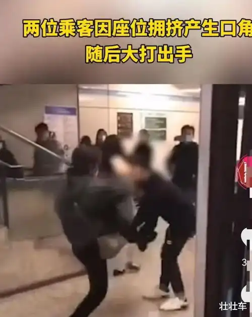 48岁大妈挑衅28岁帅小伙遭抱摔,年龄大了该不该逞强