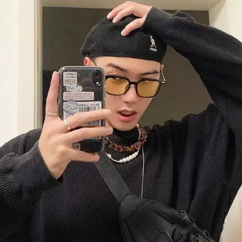 头像看你骨骼惊奇是一块和我恋爱的好材料