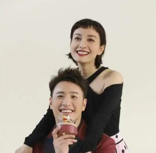 港台大龄男星喜欢找内地小网红,港台大龄女星喜欢找内地小男星