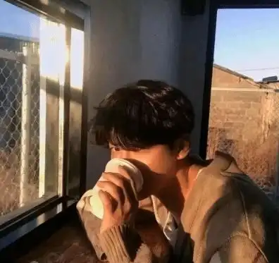 看似不在乎你的男生,发来3条qq消息89偷偷暗恋你