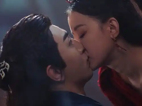 拔刀刺杀变献吻,腹黑男主与飒爽女主的三世纠缠,爱了爱了今夕何夕