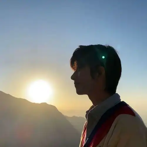 气质绝佳优质男生头像