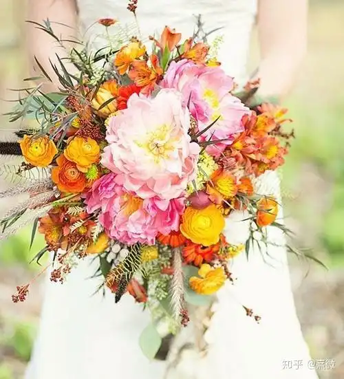 打造梦幻婚礼,怎能少得了一束独一无二的手捧花