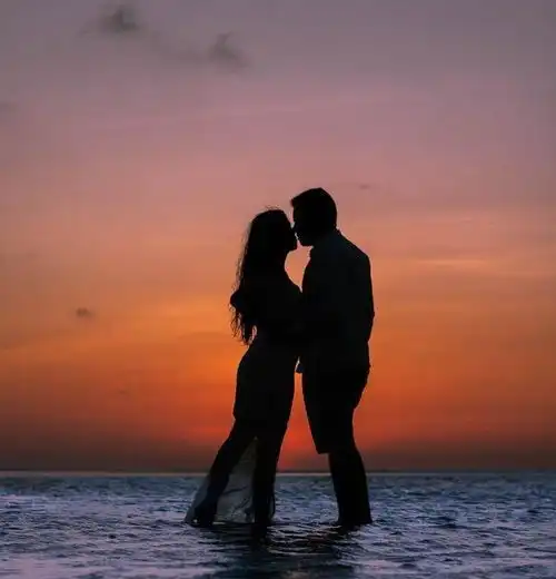 穷男人质问穷女友我们父母都是农民工,你凭啥看不起我