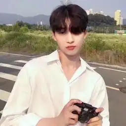 伤感意境时尚男生头像我很爱你