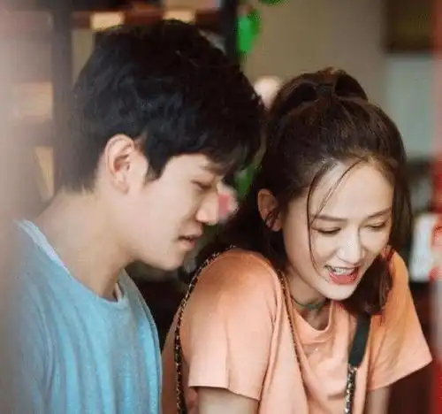 陈乔恩身穿宽松上衣,被网友怀疑怀孕,本人回应超无奈