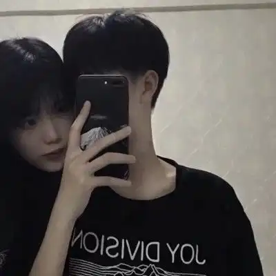 超甜情侣头像,要99鸭